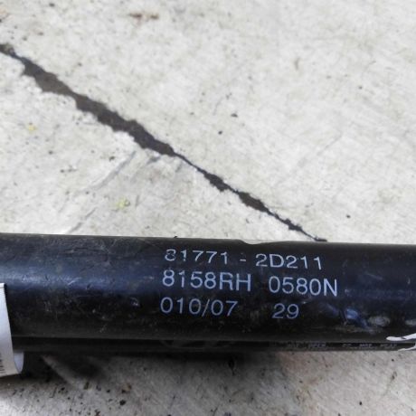 amortizator-kryski-bagaznika-upor-hyundai-elantra-iii-art-109433-big-1