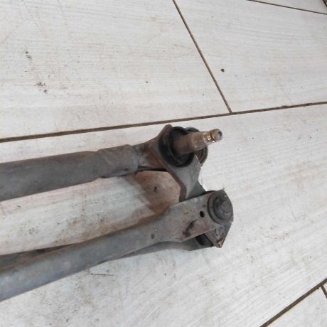 trapeciia-stekloocistitelia-lobovogo-stekla-ford-focus-1-art-109737-big-1