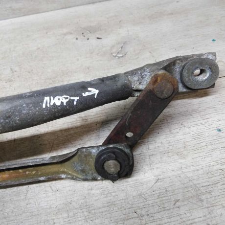 trapeciia-stekloocistitelia-lobovogo-stekla-defekt-audi-a6-c5-art-109777-big-9