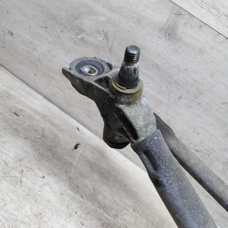 trapeciia-stekloocistitelia-lobovogo-stekla-defekt-audi-a6-c5-art-109777-big-5