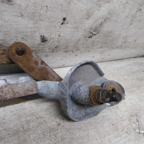 trapeciia-stekloocistitelia-geely-emgrand-ec7-art-110947-big-3