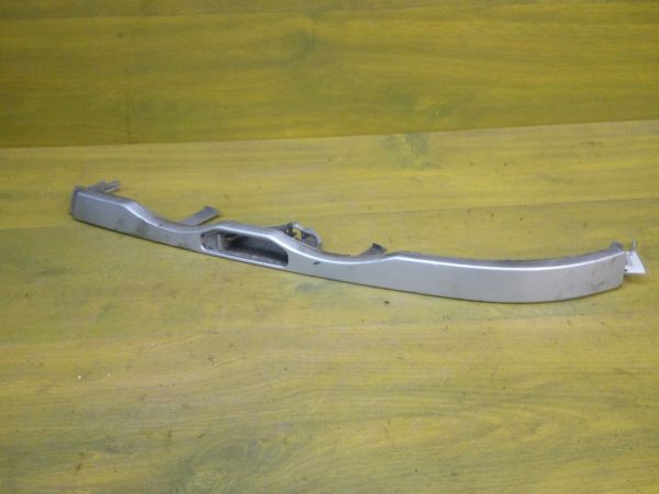 nakladki-kuzov-naruznye-elementy-bmw-resnicka-levaia-pod-faru-e46-dorestailing-3-cerii-art-11638-big-0