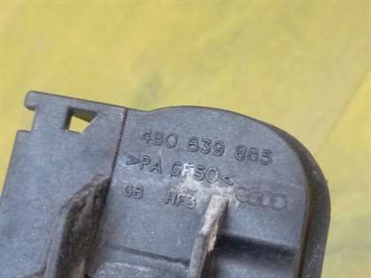 rucka-naruznaia-otkryvaniia-dveri-audi-a6-4b-c5-art-12068-big-2