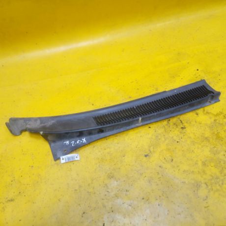 resetka-stekloocistitelia-planka-pod-lobovoe-steklo-zabo-hyunday-zabo-pravaia-cast-elantra-devianosto-deviatyi-god-vodootvodiashhii-shhitok-art-12109-big-0