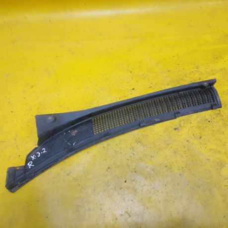 resetka-stekloocistitelia-planka-pod-lobovoe-steklo-zabo-hyunday-zabo-pravaia-cast-elantra-devianosto-deviatyi-god-vodootvodiashhii-shhitok-art-12109-big-1