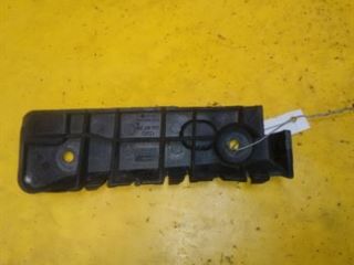 kreplenie-audi-pravyi-kronstein-krepleniia-bampera-na-krylo-a4-b6-8e-art-12242