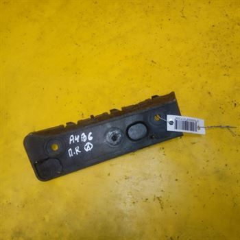 kreplenie-audi-pravyi-kronstein-krepleniia-bampera-na-krylo-a4-b6-8e-art-12242-big-2