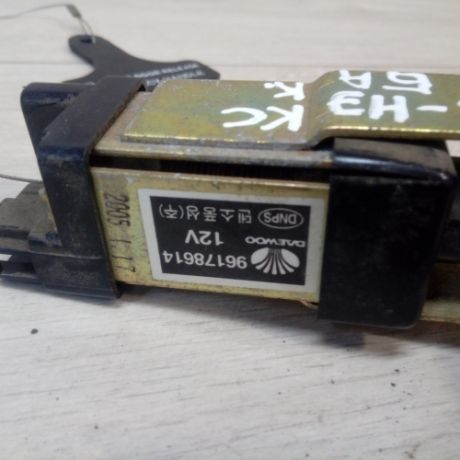 elektromagnitnyi-klapan-zamka-zamok-bagaznika-daewoo-nexia-2005-g-art-12361-big-2