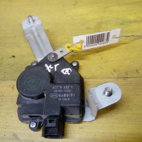 zamok-bagaznika-hyunday-dovodcik-zamka-getz-024639-art-12395-big-0