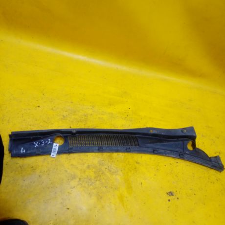 resetka-stekloocistitelia-planka-pod-lobovoe-steklo-zabo-hyunday-zabo-levaia-cast-elantra-2-vodootvodiashhii-shhitok-art-12710-big-1