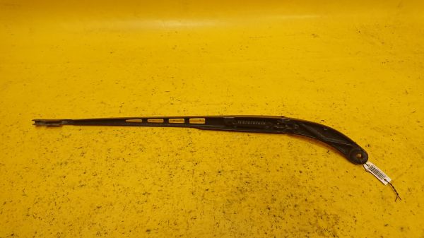 povodok-stekloocistitelia-perednii-pravyi-audi-a6-s6-art-12846-big-2