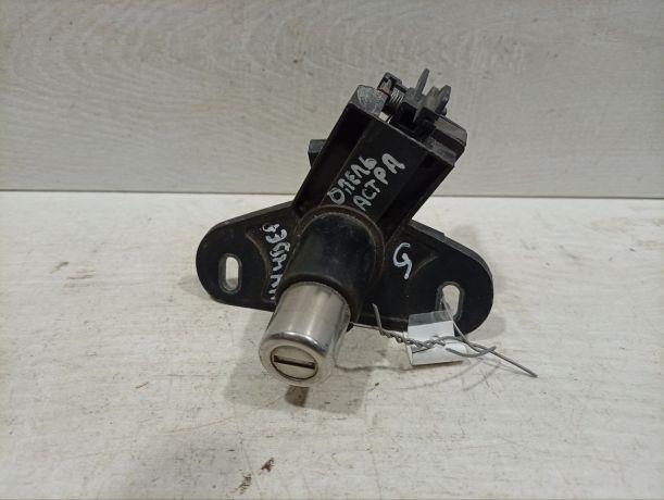 zamok-bagaznika-opel-astra-g-art-13003-big-1