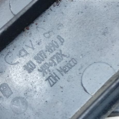 nakladka-pod-faru-volkswagen-jetta-5-pravaia-art-13470-big-2