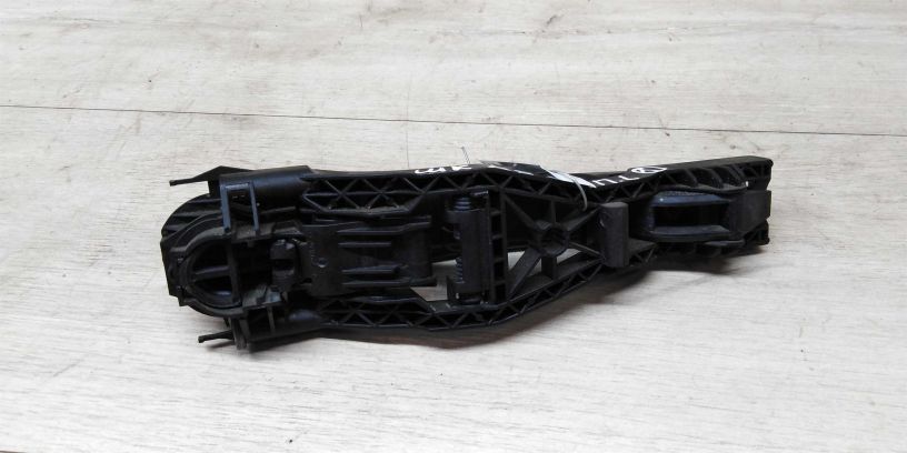 rucka-naruznaia-otkryvaniia-dveri-skoda-octavia-a5-art-14341-big-3