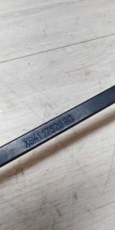 povodok-dvornika-pravyi-ford-focus-i-art-14704-big-1