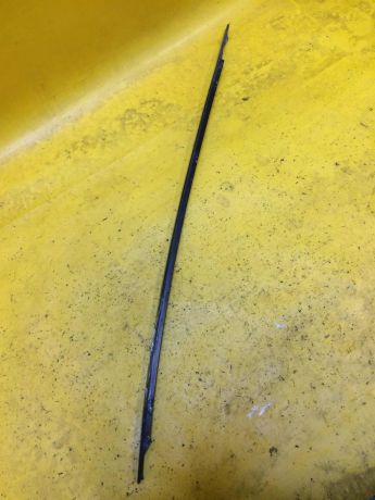 molding-lobovogo-stekla-pravyi-audi-a6-c5-allroad-art-14858-big-0