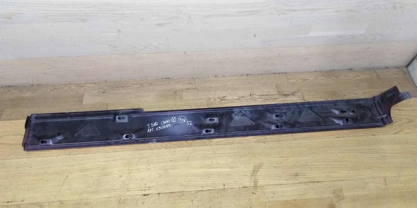 nakladka-napravliaiushhei-pravoi-sdviznoi-dveri-volkswagen-transporter-t5-art-17121-big-2