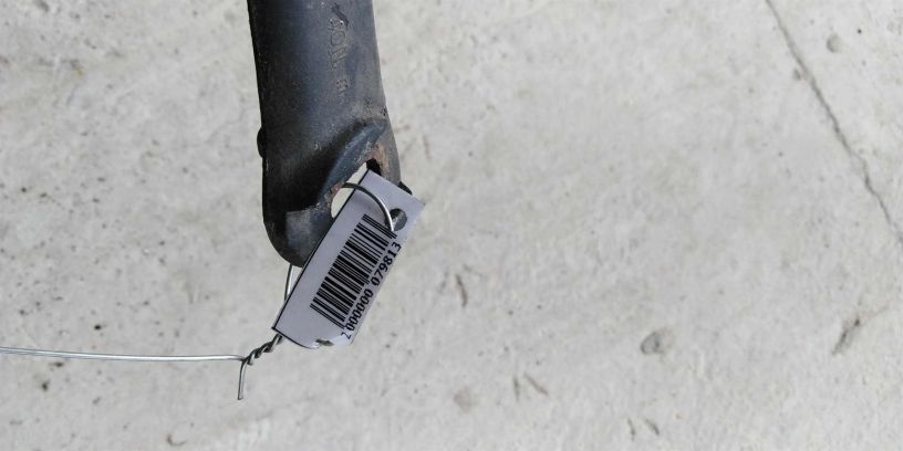 povodok-dvornika-levyi-bmw-e39-art-17347-big-1