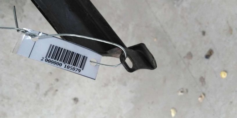 nakladka-pod-faru-pravaia-audi-a8-d2-art-18609-big-3