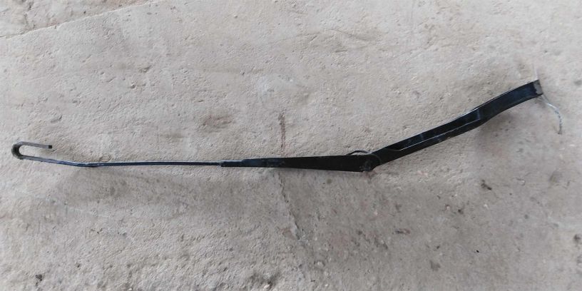 povodok-dvornika-pravyi-audi-a8-d2-art-18622-big-0