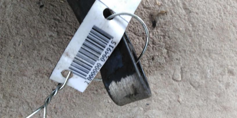 povodok-dvornika-pravyi-audi-a8-d2-art-18622-big-3