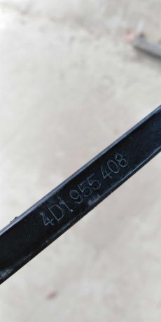 povodok-dvornika-pravyi-audi-a8-d2-art-18622-big-2