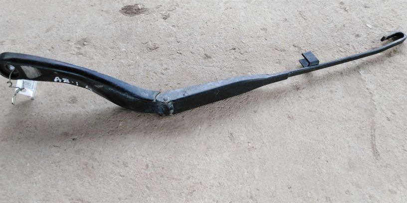 povodok-dvornika-levyi-audi-a8-d2-art-18624-big-1