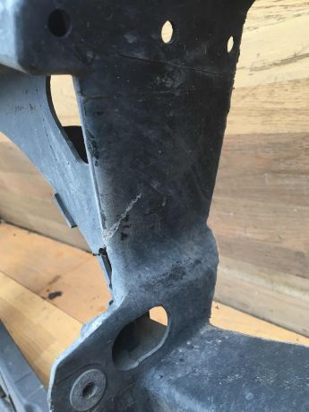 peredniaia-panel-audi-a6-c5-art-19209-big-4