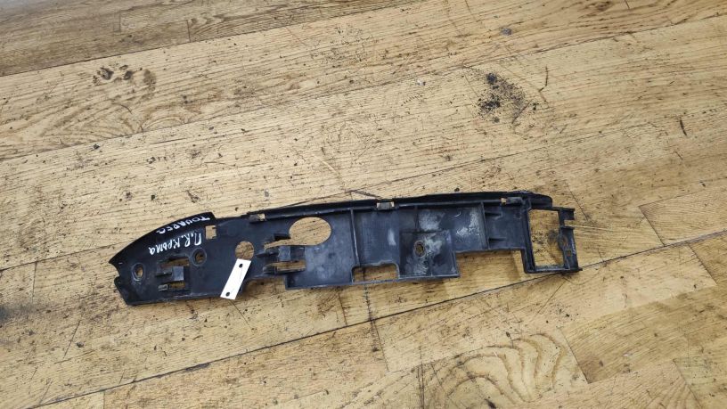 kronstein-pravogo-kryla-volkswagen-touareg-art-20012-big-0