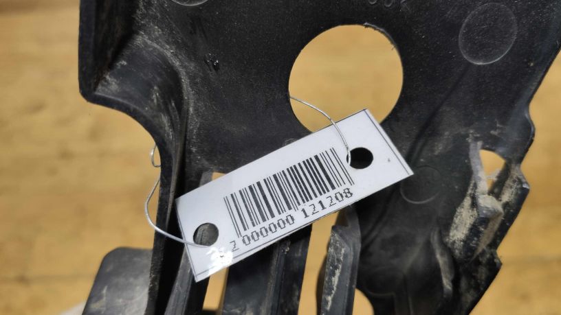 kronstein-pravogo-kryla-volkswagen-touareg-art-20012-big-3