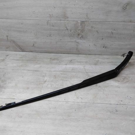 povodok-dvornika-pravyi-audi-a6-c6-art-20319-big-0