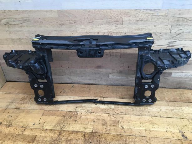 peredniaia-panel-volkswagen-touareg-art-20385-big-0