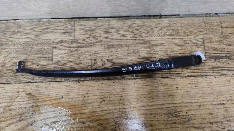 povodok-dvornika-levyi-volkswagen-touareg-art-20443-big-0