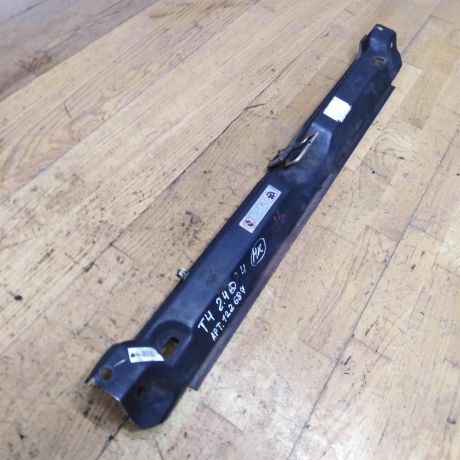 nakladka-verxniaia-panel-televizor-volkswagen-transporter-t4-art-20593-big-0