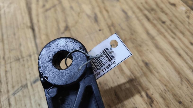 povodok-dvornika-pravyi-volkswagen-passat-b6-art-20837-big-2