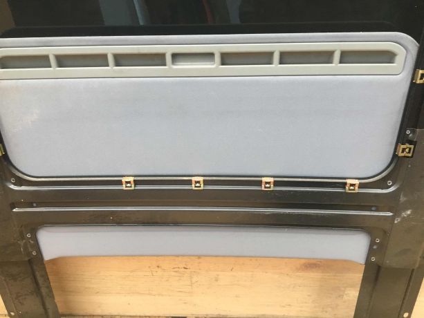 liuk-krysi-audi-a6-c5-art-21106-big-2