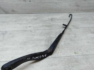 povodok-dvornika-levyi-audi-a8-d2-art-24407