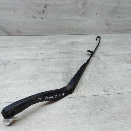 povodok-dvornika-levyi-audi-a8-d2-art-24407-big-0