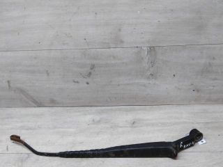 povodok-dvornika-pravyi-toyota-rav4-art-24539