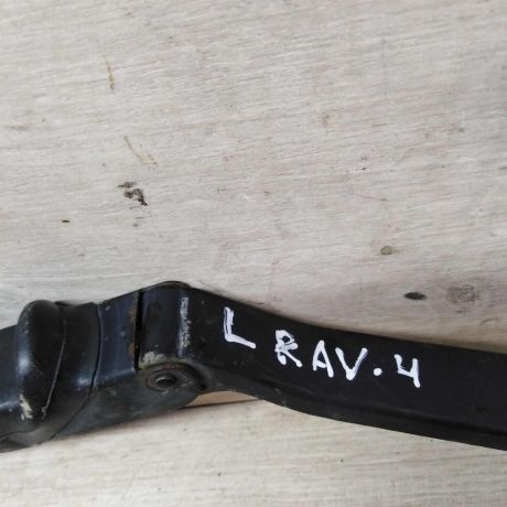 povodok-dvornika-levyi-toyota-rav4-art-24619-big-1