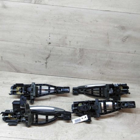 rucka-naruznaia-otkryvaniia-dveri-ford-focus-2-do-restailing-art-25568-big-1