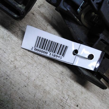 rucka-naruznaia-otkryvaniia-dveri-ford-focus-2-do-restailing-art-25568-big-2