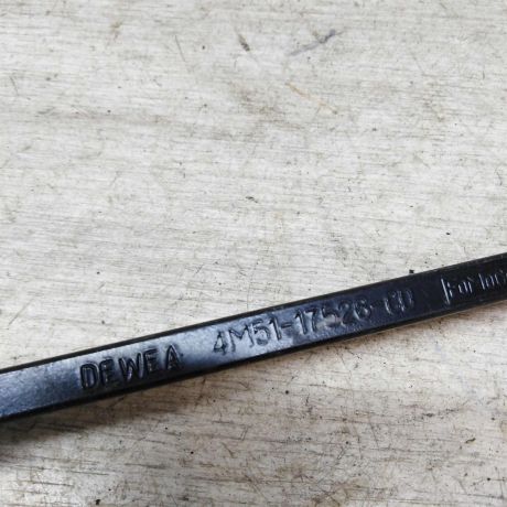 povodok-dvornika-pravyi-ford-focus-2-do-rest-art-25778-big-1