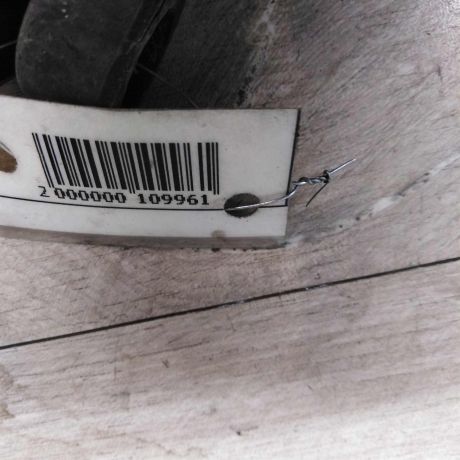 povodok-dvornika-kryski-bagaznika-xetcbek-mazda-626-art-26931-big-1