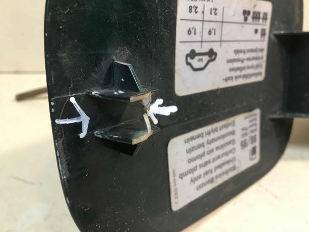 liucok-benzobaka-liuka-volkswagen-bora-defekt-na-foto-art-28364-big-1