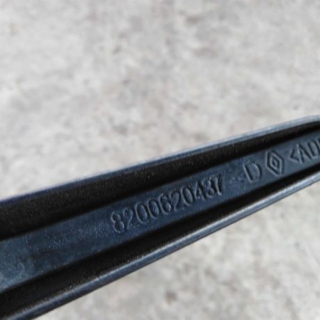 povodok-dvornika-pravyi-renault-logan-art-28798-big-1