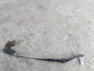 povodok-dvornika-pravyi-renault-sandero-art-28863