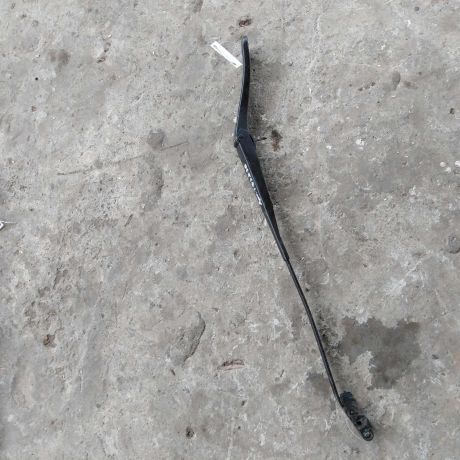 povodok-dvornika-levyi-renault-sandero-art-28865-big-0