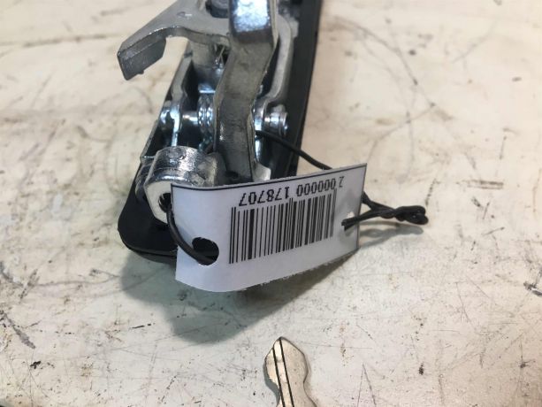 rucka-naruznaia-otkryvaniia-dveri-volkswagen-passat-b3-art-29259-big-2