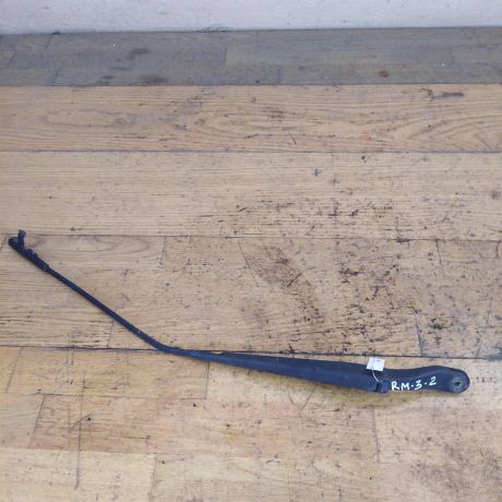 povodok-dvornika-pravyi-mazda-3-bk-xetcbek-art-29847-big-0